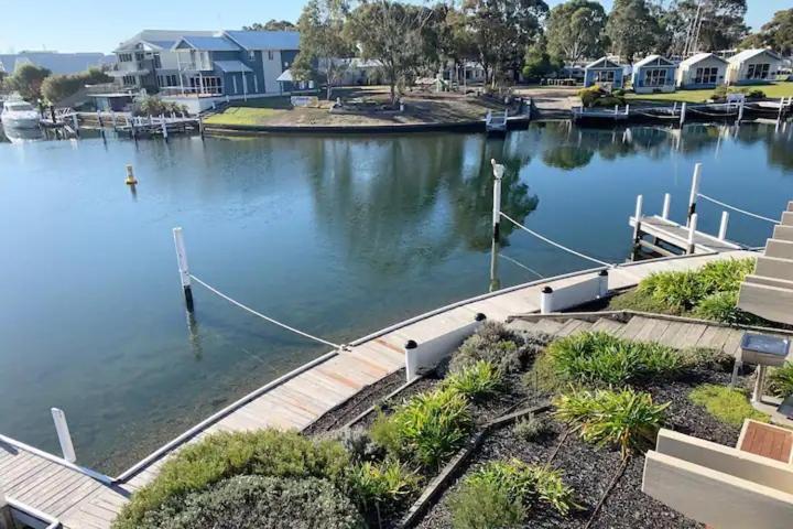 The View - Captains Cove Waterfront Resort Paynesville Zewnętrze zdjęcie