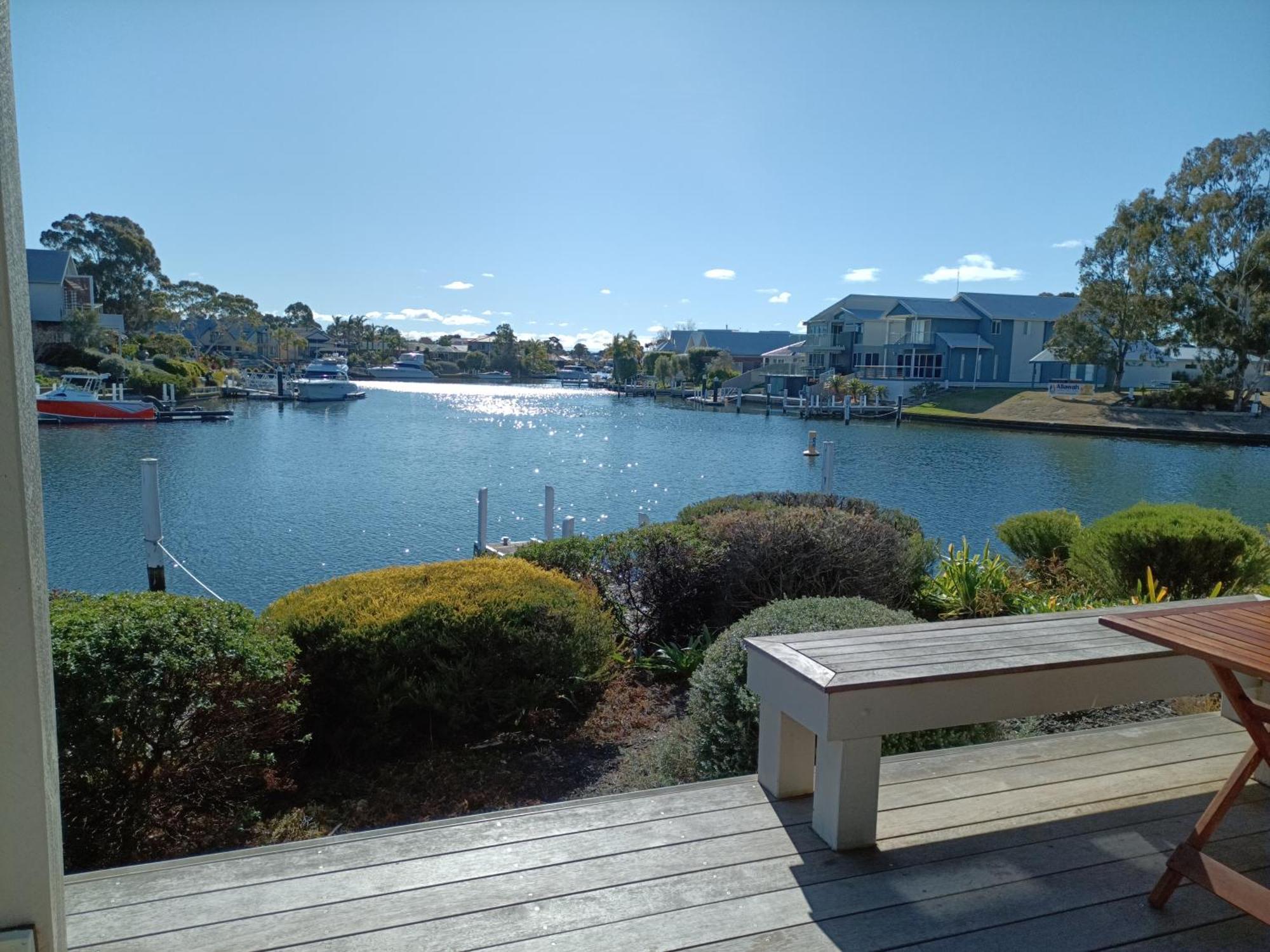 The View - Captains Cove Waterfront Resort Paynesville Zewnętrze zdjęcie
